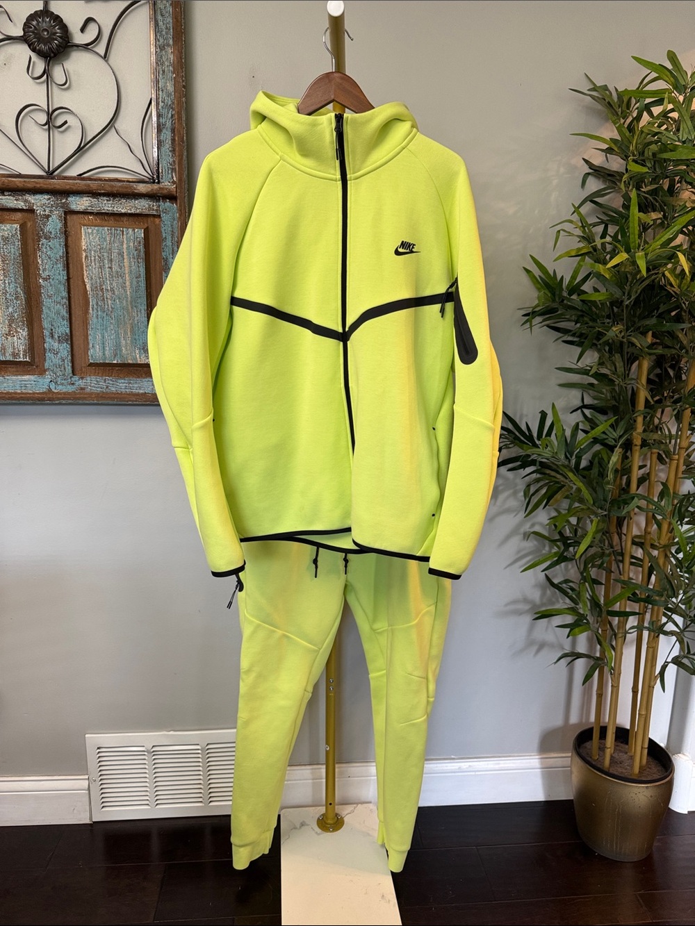 Nike Neon Yellow Zip Hoodie & Joggers Set XXL